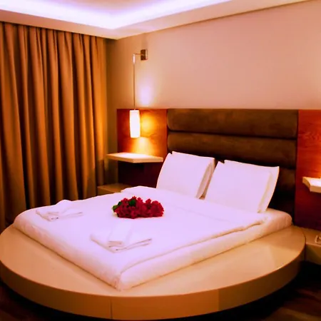 Temenos Luxury & מלון