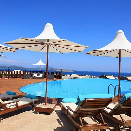 Temenos Luxury & Hotel 4*