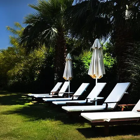 ホテル Temenos Luxury & 4*