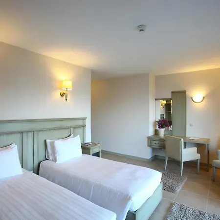 Temenos Luxury & מלון אורטקנט