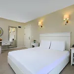 Hotel Temenos Luxury & 4*