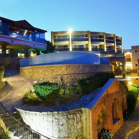 호텔 Temenos Luxury & 4*