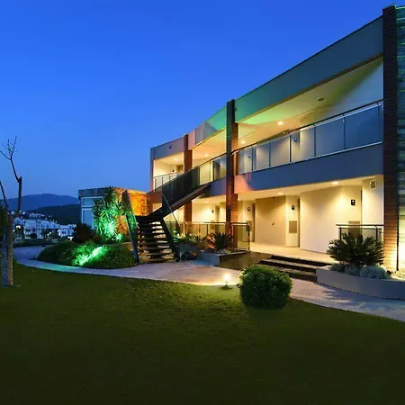 酒店 Temenos Luxury & 4*
