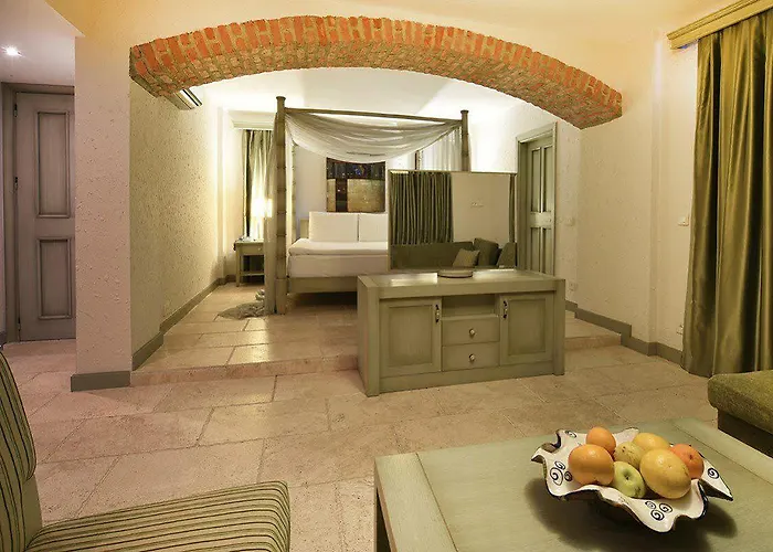 Temenos Luxury & Otel Ortakent